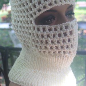 Brand new Baklava white color, size universal